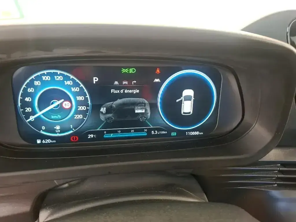 Usado Hyundai i20 100 CV (73 kW) 2023 Gris Utilitario