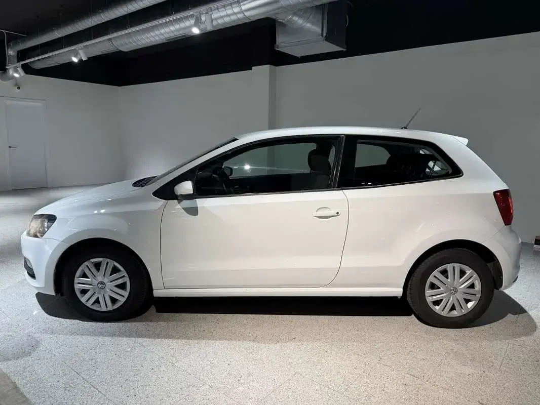 Usado VW Polo Edition 75 CV (55 kW) 2016 Blanco Utilitario