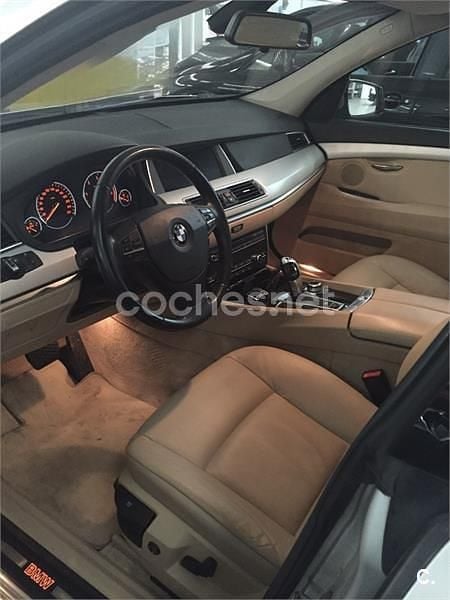 Gris / plata Usado 2010 BMW 530 Gran Turismo Berlina | 13.000 € (Precio justo) - Imagen 1/3