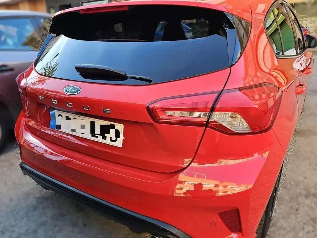 Usado Ford Focus ST-Line X 120 CV (88 kW) 2022 Rojo Utilitario