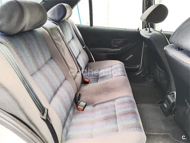 Usado Peugeot 306 90 CV (66 kW) 2000 Blanco Berlina