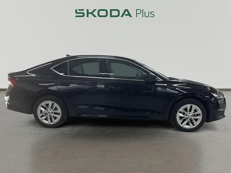 Usado Skoda Octavia 116 CV (85 kW) 2025 Negro Berlina