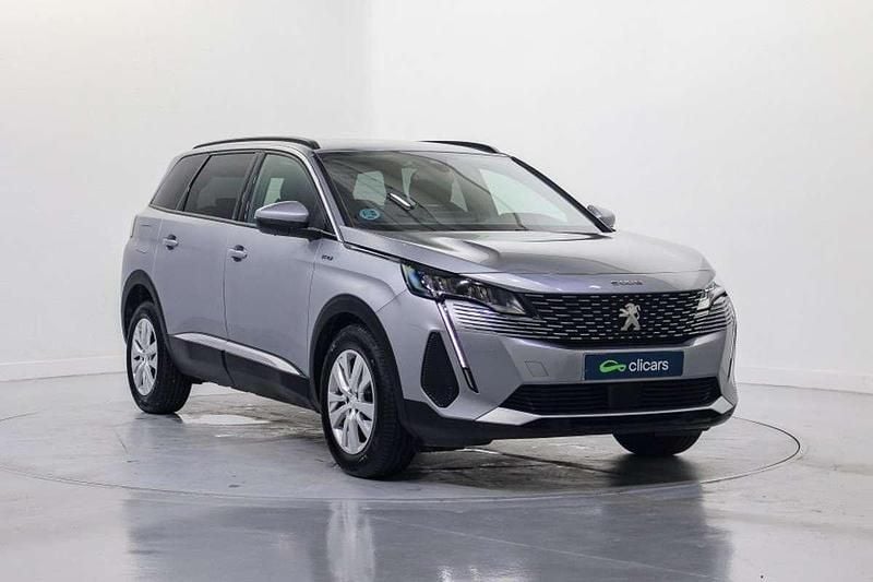 Usado Peugeot 5008 Style 131 CV (96 kW) 2021 Plateado SUV