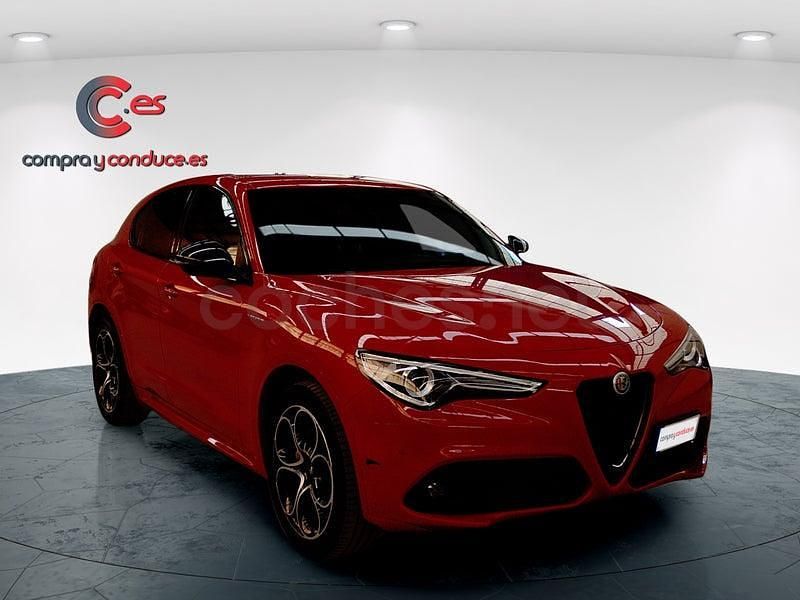 Usado Alfa Romeo Stelvio Veloce 210 CV (154 kW) 2022 Rojo SUV