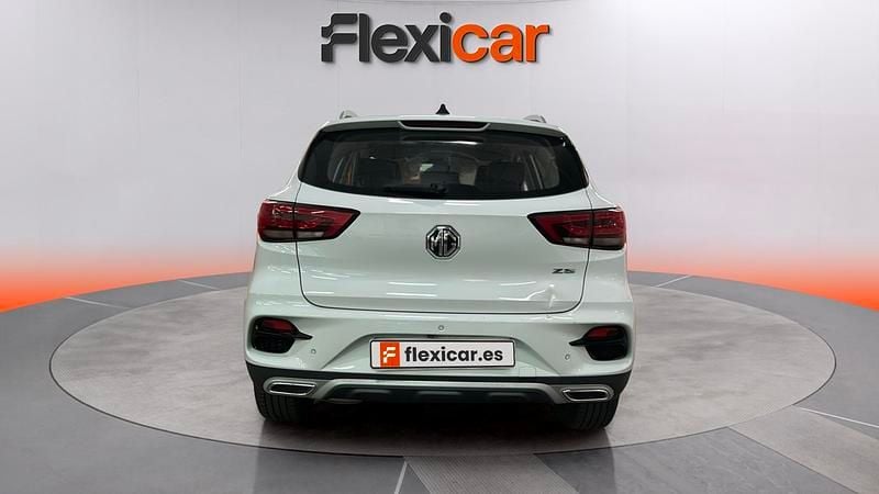 Usado MG ZS Comfort 111 CV (81 kW) 2023 Blanco Berlina