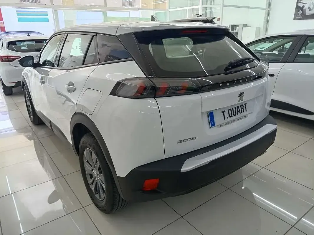 Usado Peugeot 2008 Active 131 CV (96 kW) 2022 Blanco SUV