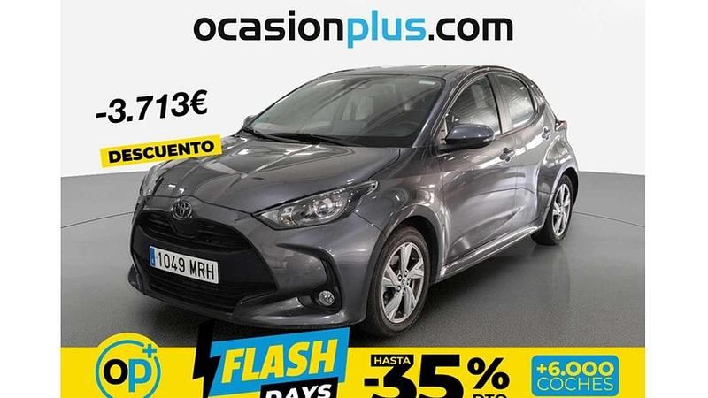 Usado Toyota Yaris Hybrid Active 116 CV (85 kW) 2024 Blanco Utilitario