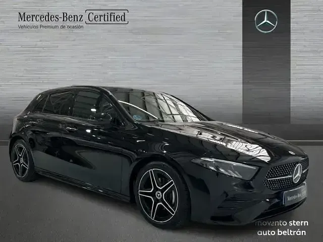 Usado Mercedes A180 Advanced 136 CV (100 kW) 2025 Negro Utilitario