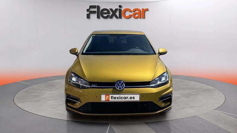 Usado VW Golf VII Sportline 150 CV (110 kW) 2018 Amarillo Utilitario