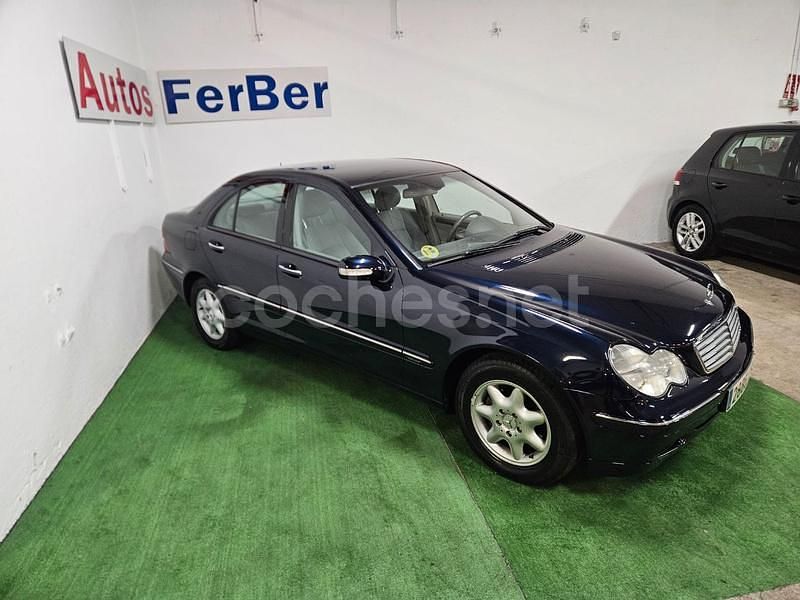 Usado Mercedes C200 Elegance 163 CV (119 kW) 2004 Azul Berlina