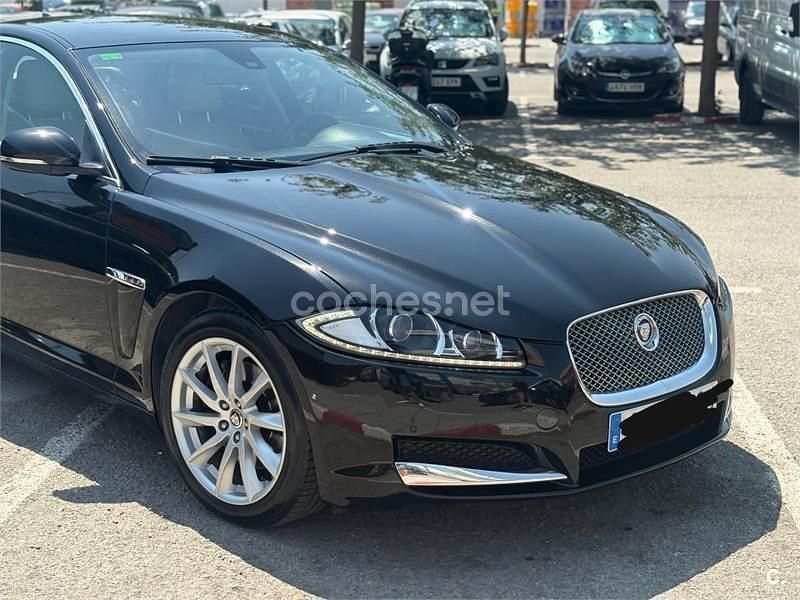Usado Jaguar XF Luxury 190 CV (139 kW) 2013 Negro Berlina