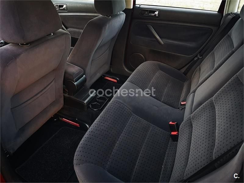 Usado VW Passat Comfortline 110 CV (80 kW) 1999 Granate Berlina