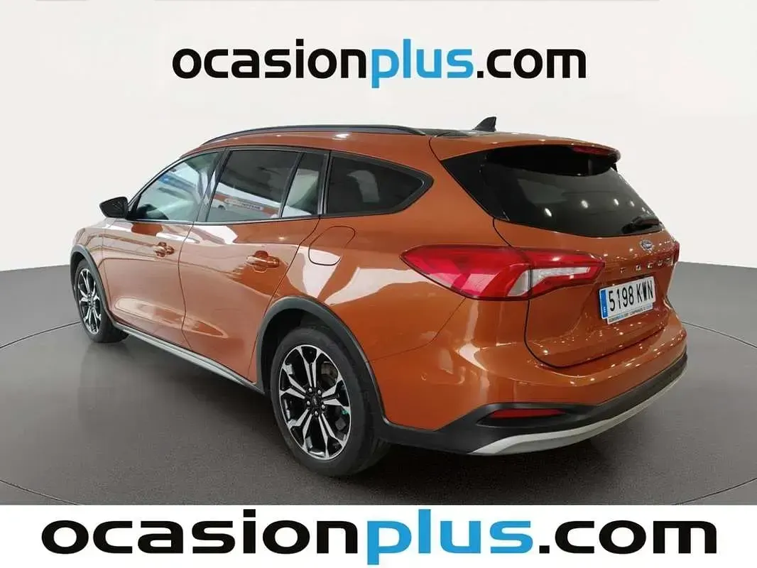 Usado Ford Focus Active 125 CV (91 kW) 2019 Naranja Familiar