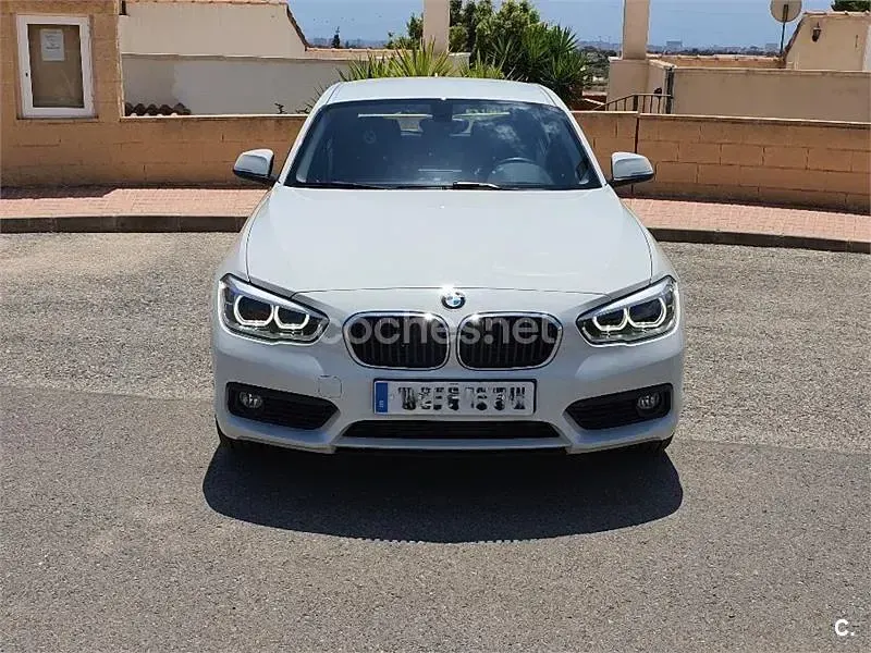 Occasion BMW 118 Comfort Edition 143 ch (105 kW) 2015 Blanc Citadine