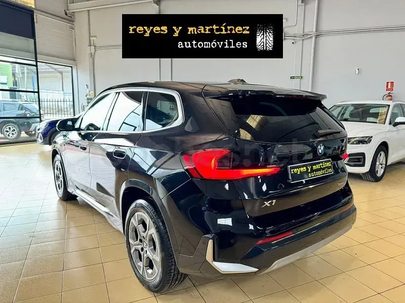 Usado BMW X1 Comfort Edition 150 CV (110 kW) 2023 Negro SUV
