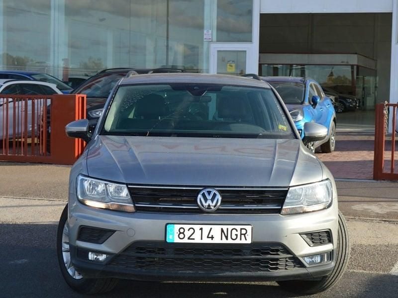 Usado VW Tiguan Edition 150 HP (110 kW) 2021 Cinzento SUV