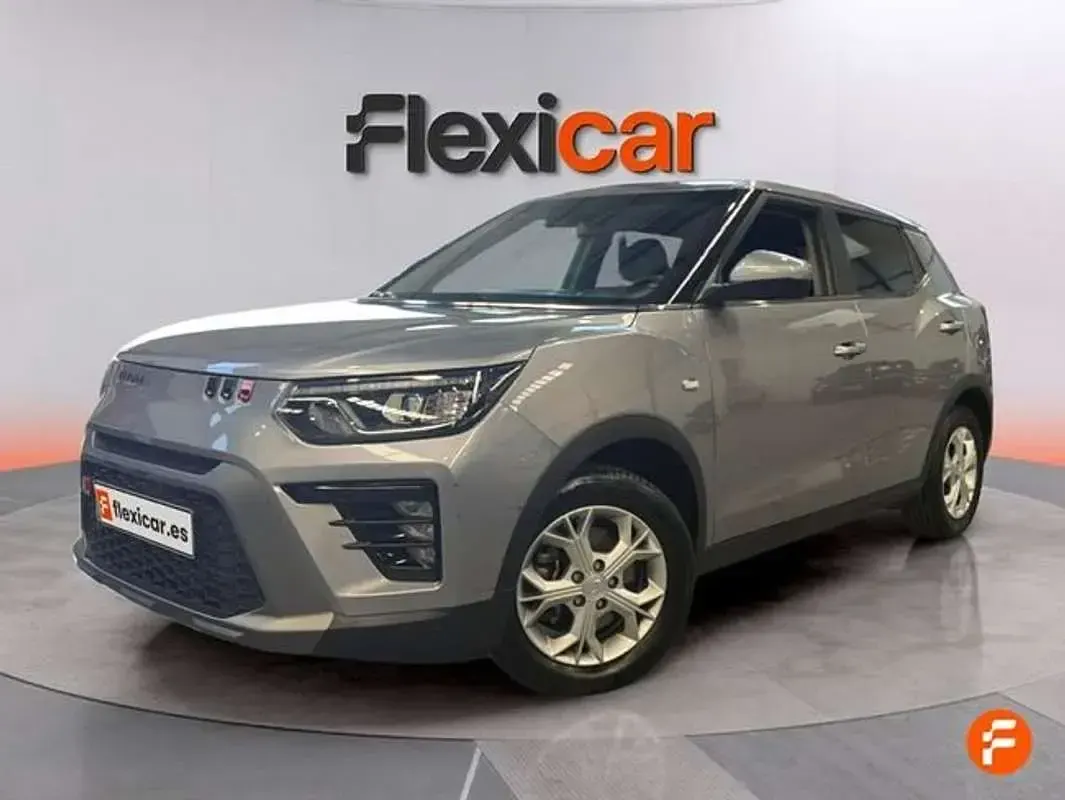 Usado SsangYong Tivoli 163 CV (119 kW) 2024 Gris SUV