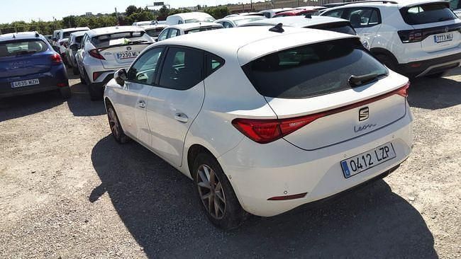 Usado Seat Leon Style 116 CV (85 kW) 2022 Blanco Utilitario