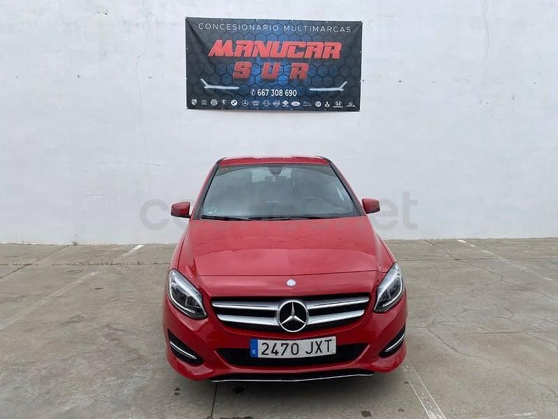 Usado Mercedes B200 136 CV (100 kW) 2017 Rojo Monovolumen