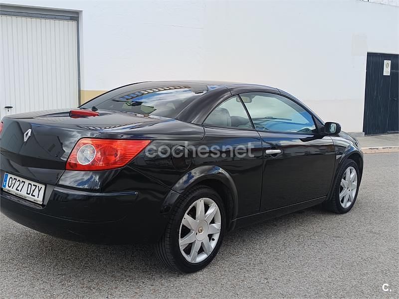 Usado Renault Mégane Cabriolet Authentique 120 CV (88 kW) 2006 Negro Descapotable