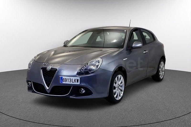 Usado Alfa Romeo Giulietta 120 CV (88 kW) 2020 Gris / plata Utilitario