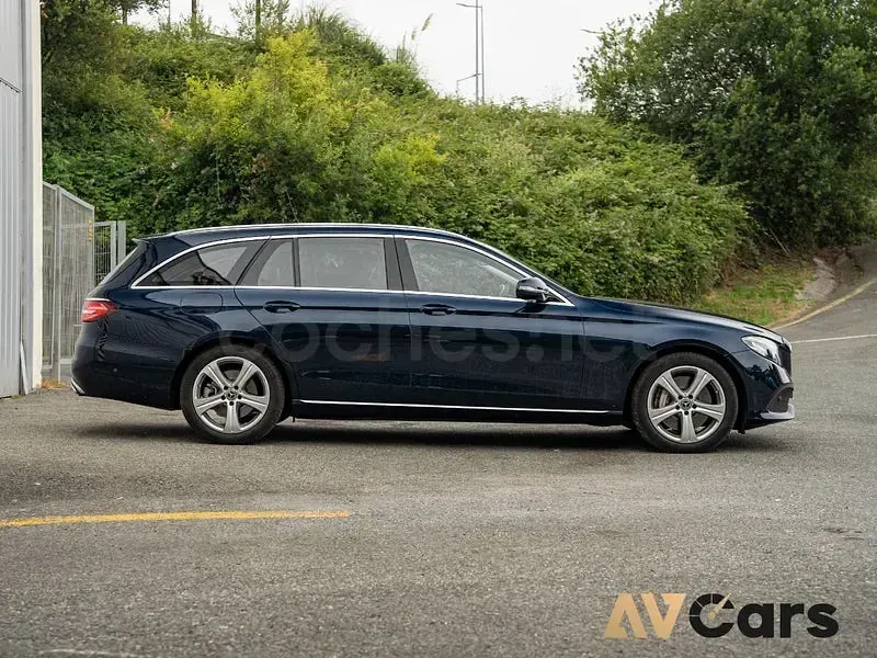 Usado Mercedes E350 258 CV (189 kW) 2018 Azul Familiar