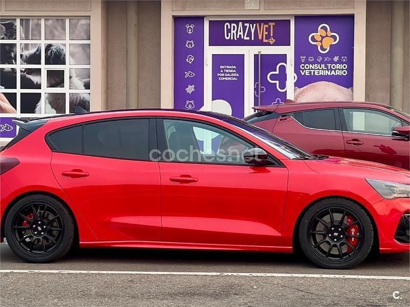 Usado Ford Focus ST 280 CV (205 kW) 2025 Rojo Berlina