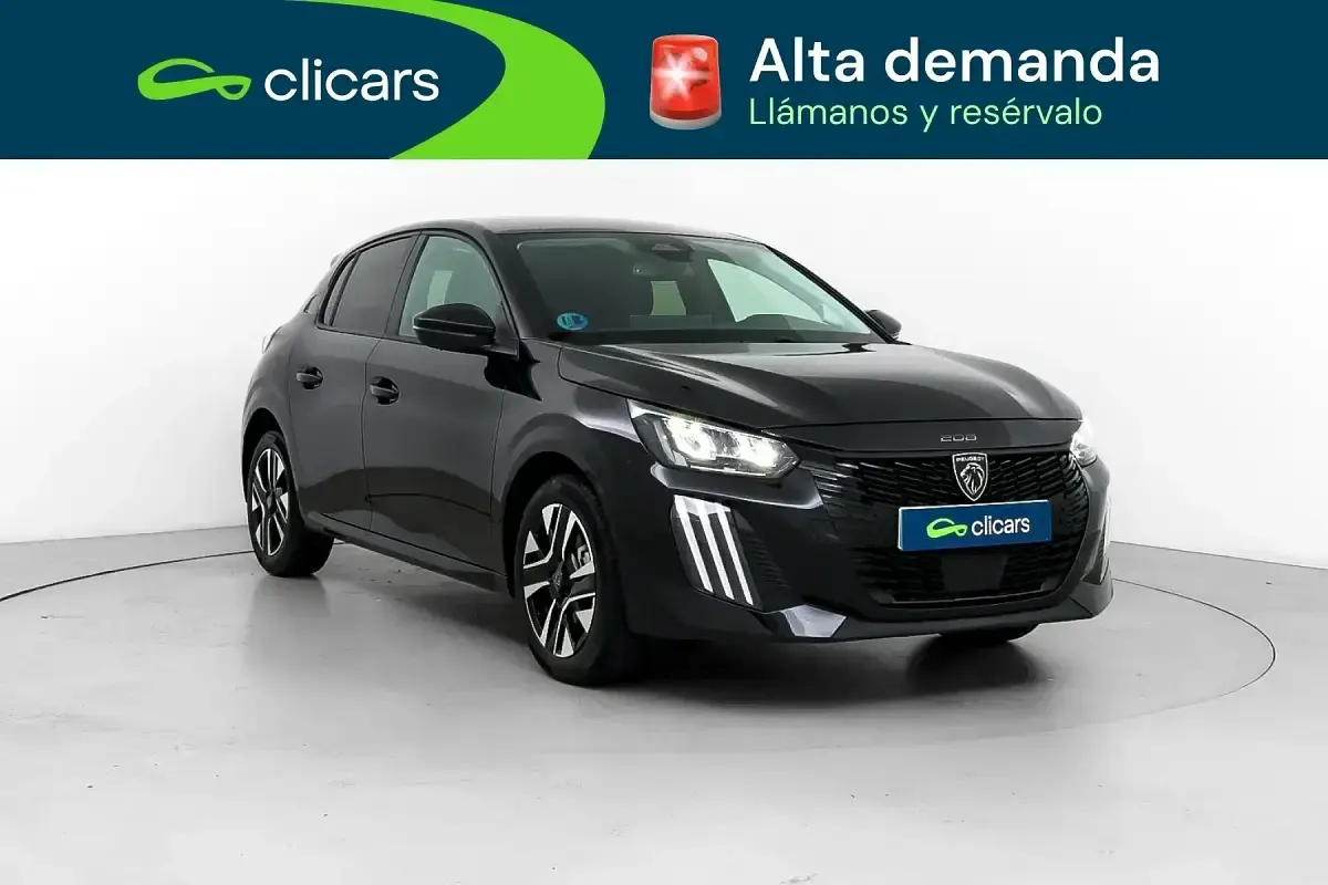 Usado Peugeot 208 Allure 110 CV (80 kW) 2025 Negro Utilitario