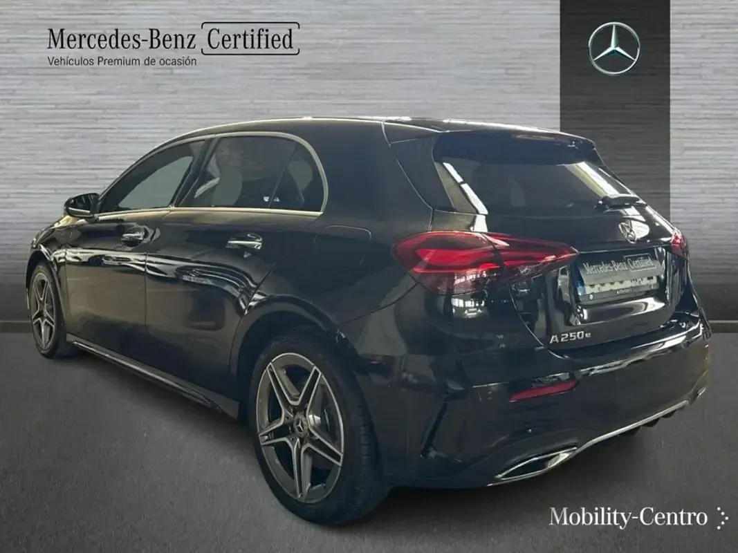 Usado Mercedes A250 163 CV (119 kW) 2025 Negro cosmos
