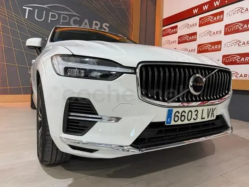 Usado Volvo XC60 Plus 350 CV (257 kW) 2022 Blanco SUV