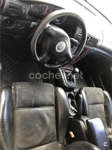 Gris / plata Usado 2003 VW Passat Edition Berlina | 2600 € (Un poco caro) - Imagen 1/1