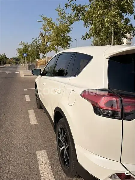 Usado Toyota RAV4 Hybrid 197 CV (144 kW) 2016 Blanco SUV