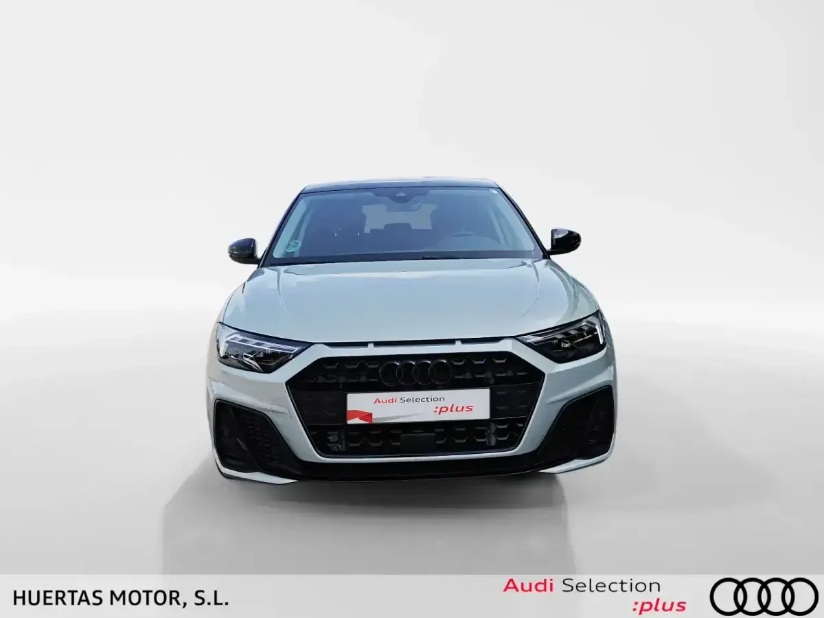 Usado Audi A1 Sportback 116 CV (85 kW) 2025 Gris Utilitario