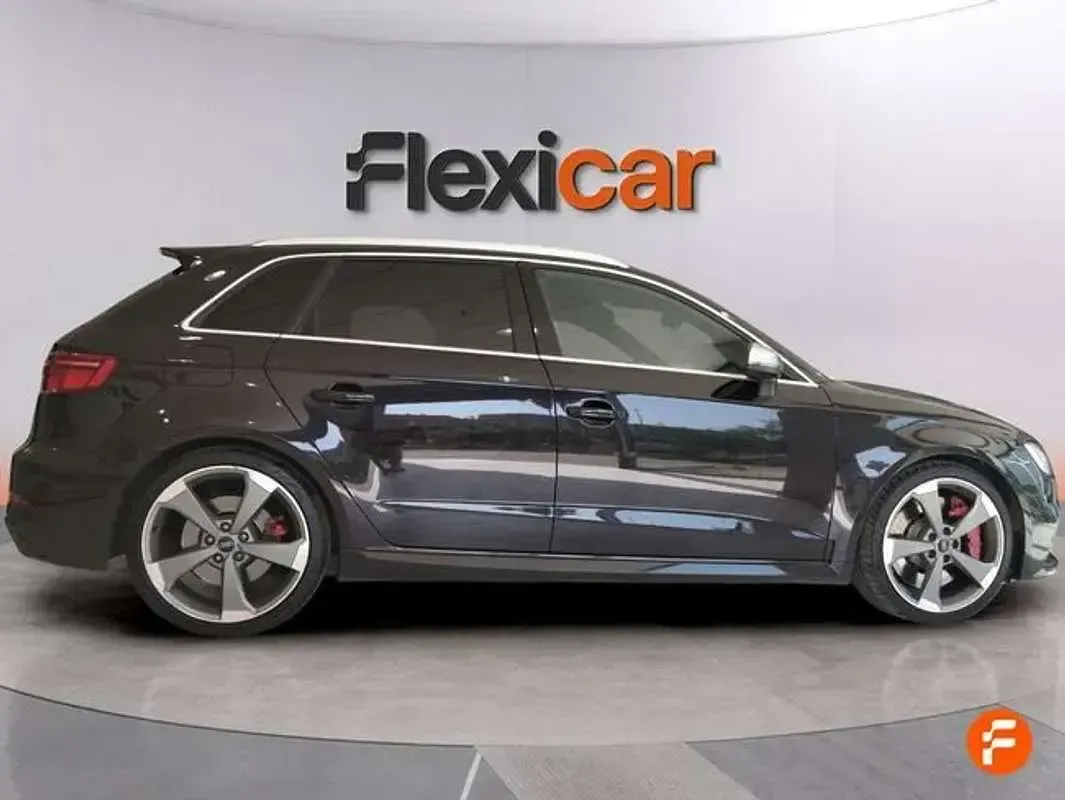 Usado Audi RS3 Sportback 400 CV (294 kW) 2018 Negro Utilitario
