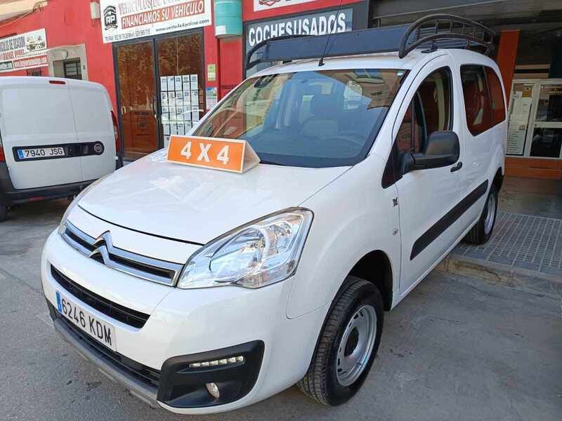 Blanco Usado 2017 Citroën Berlingo Monovolumen | 11.500 € (Un poco caro) - Imagen 1/3