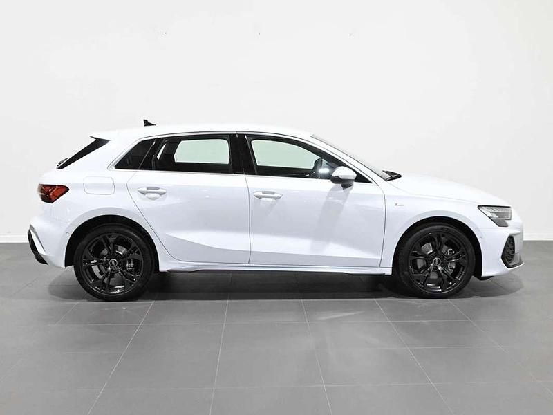 Usado Audi A3 Sportback e-tron S-Line 204 CV (150 kW) 2025 Blanco Utilitario