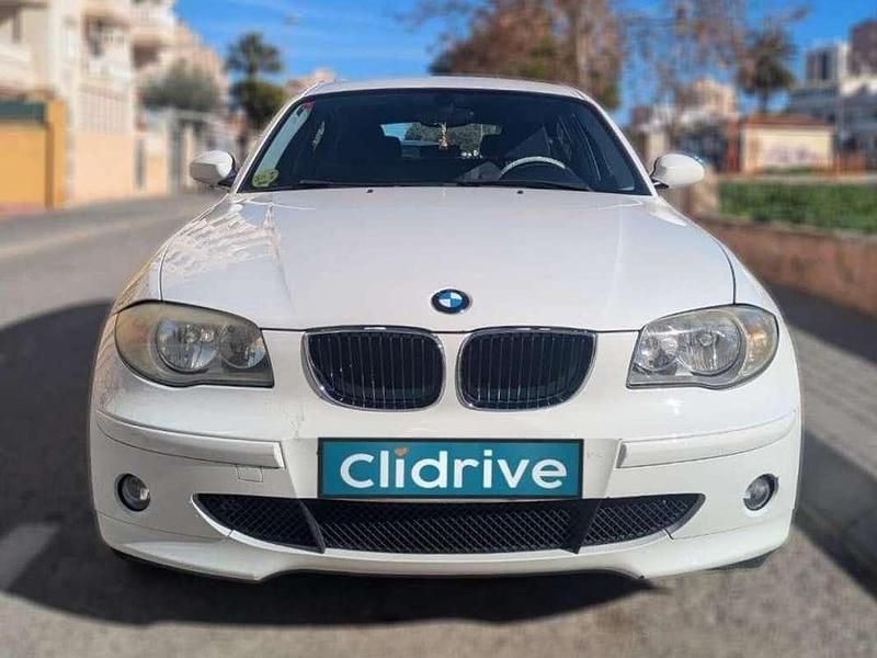 Usado BMW 118 122 CV (89 kW) 2006 Blanco Utilitario