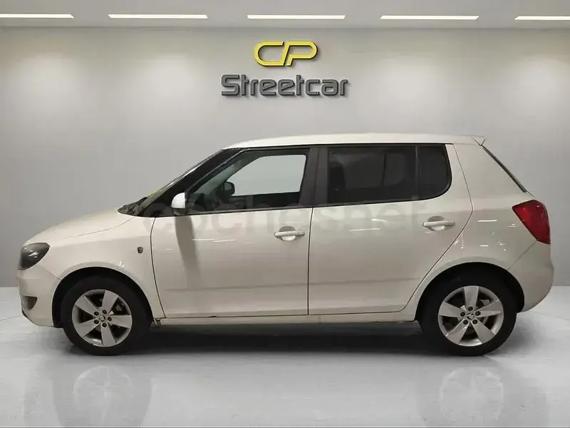 Usado Skoda Fabia 69 CV (50 kW) 2015 Blanco Berlina