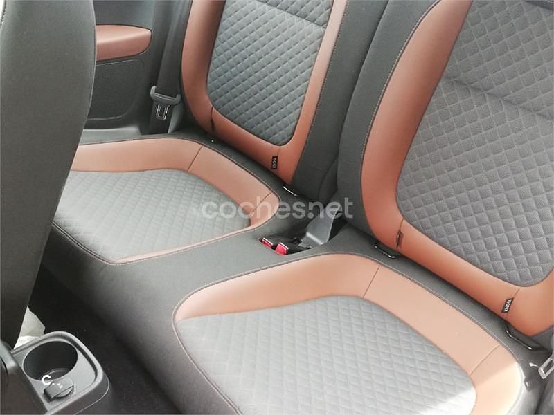 Usado VW Beetle 150 CV (110 kW) 2016 Negro Berlina