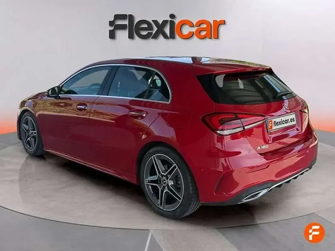 Usado Mercedes A180 136 CV (100 kW) 2019 Rojo Berlina