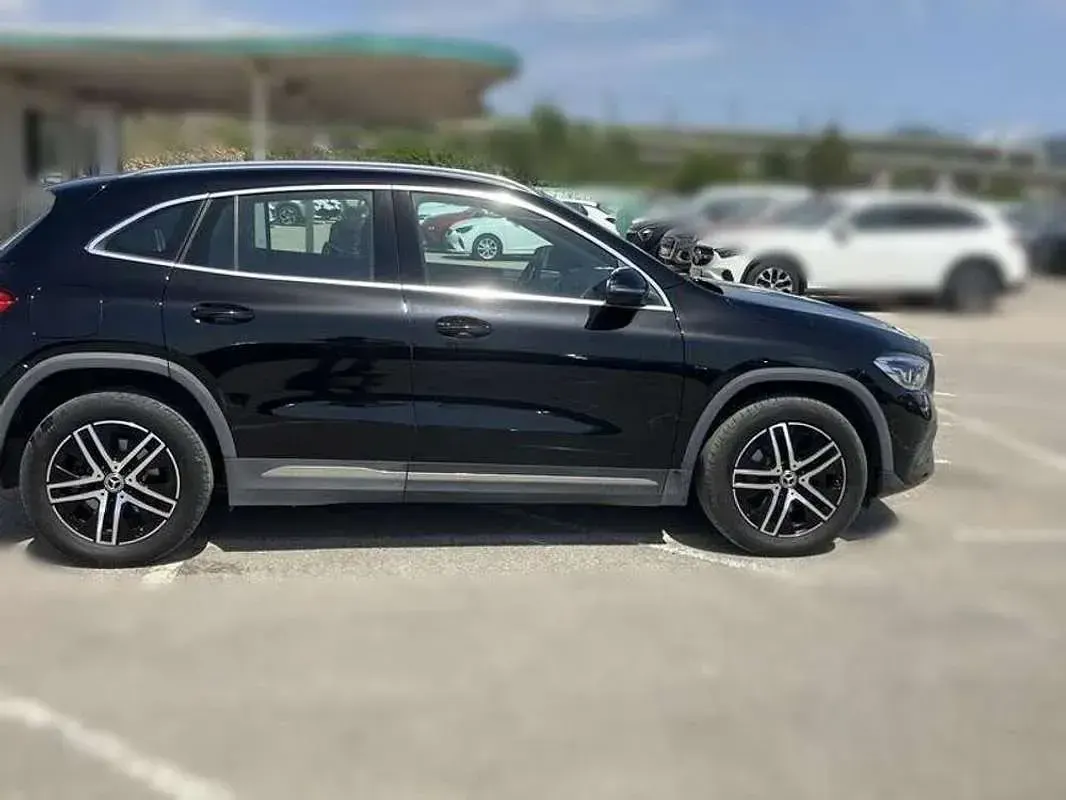 Usado Mercedes GLA250 AMG 160 CV (117 kW) 2023 Negro SUV