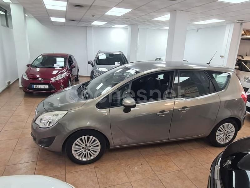 Usado Opel Meriva Excellence 140 CV (102 kW) 2014 Beige Monovolumen