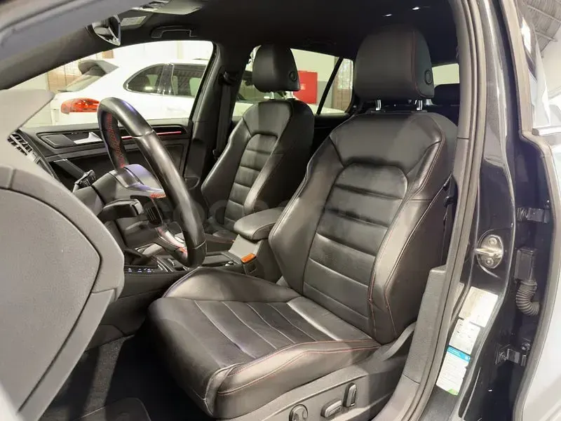 Usado VW Golf VII GTI 230 CV (169 kW) 2016 Gris / plata Berlina