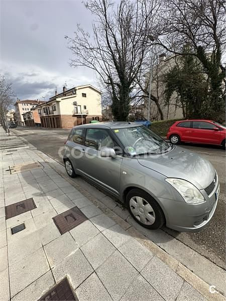 Usado Suzuki Swift GL 92 CV (67 kW) 2007 Gris / plata Utilitario