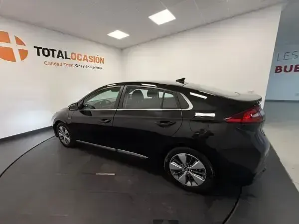 Usado Hyundai Ioniq 141 CV (103 kW) 2018 Negro Utilitario