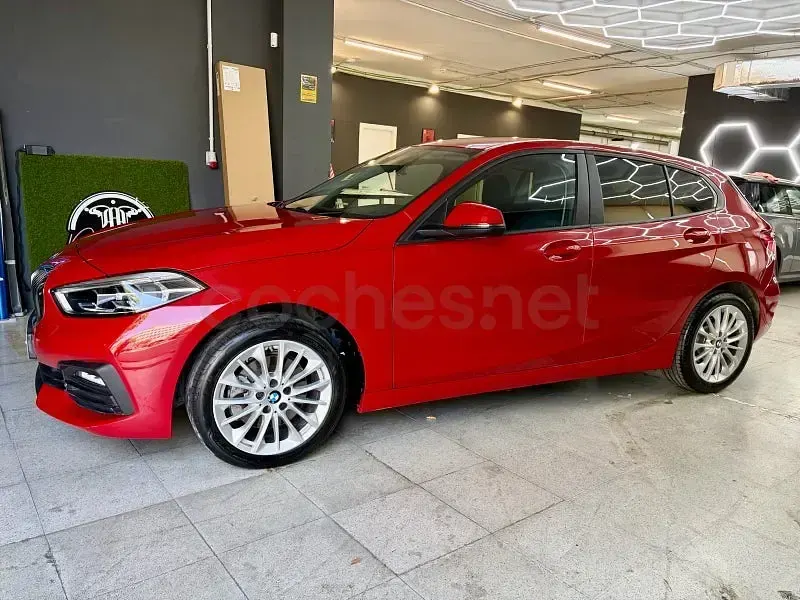 Usado BMW 118 136 CV (100 kW) 2022 Granate Berlina
