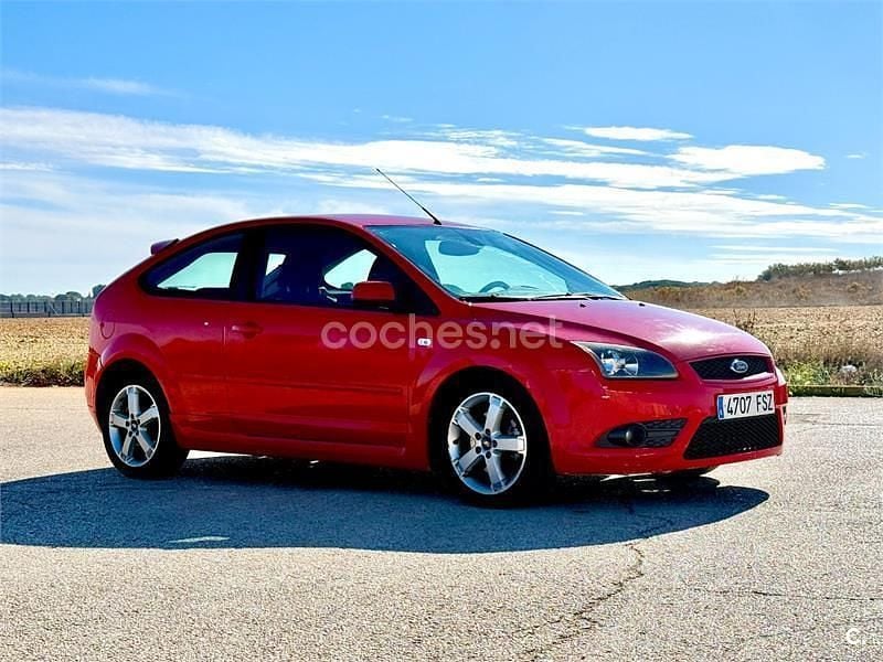 Usado Ford Focus Sport 115 CV (84 kW) 2007 Rojo Berlina