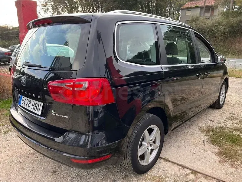 Usado Seat Alhambra Style 140 CV (102 kW) 2011 Negro Monovolumen