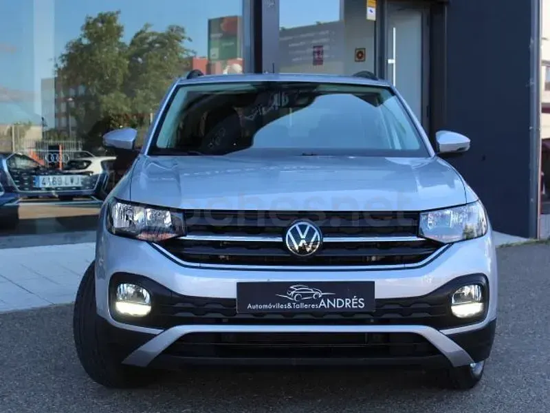 Usado VW T-Cross Advance 110 CV (80 kW) 2022 Gris / plata SUV
