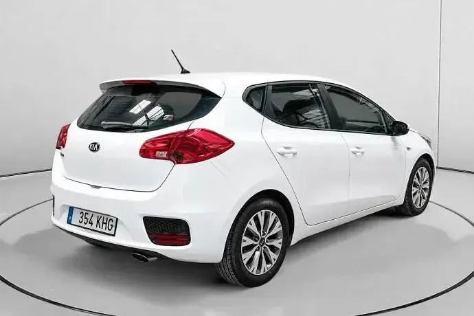 Usado Kia Ceed Plus 100 CV (73 kW) 2018 Blanco Utilitario